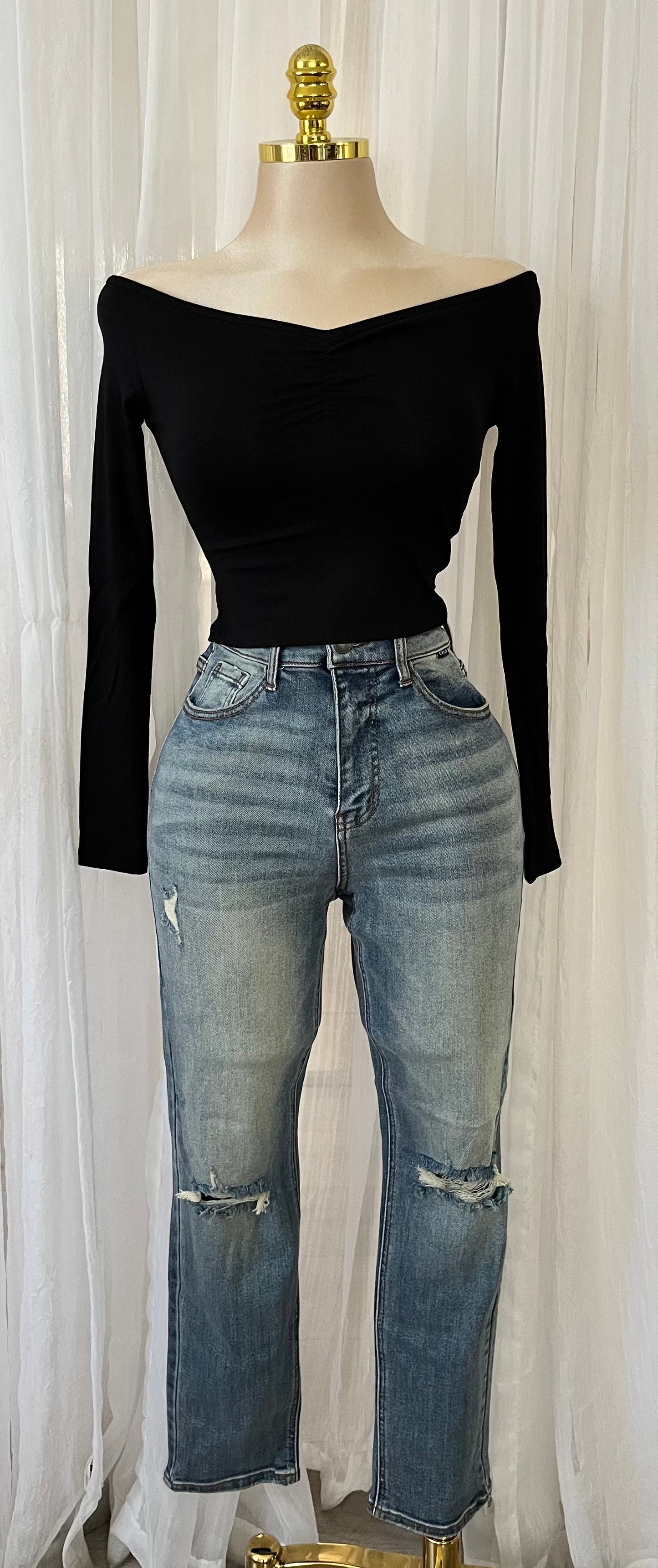 High rise straight leg jeans(very stretchy)