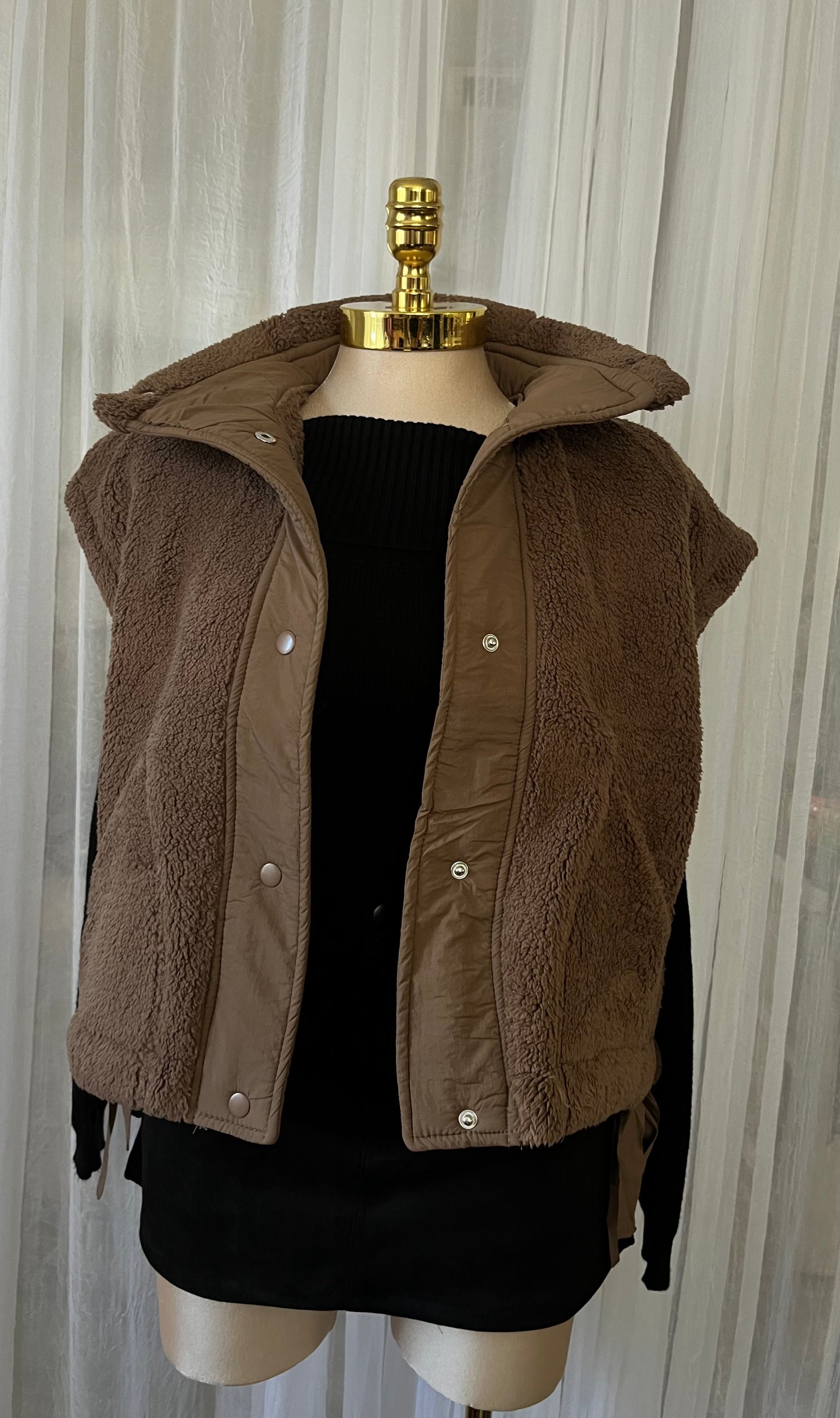 Oversized sherpa vest