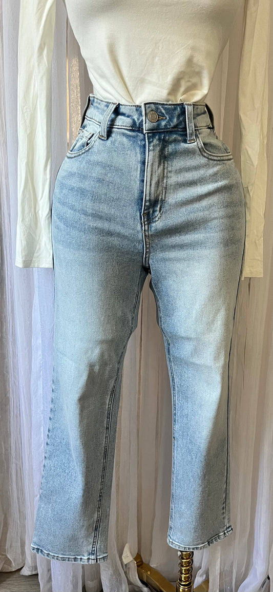 Straight leg jean. True to size or size up for belly comfort