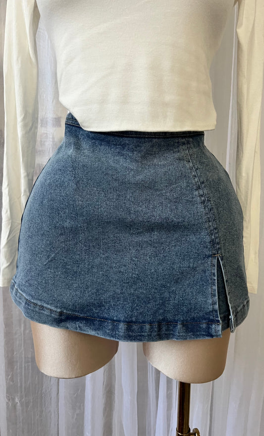 Stretchy denim skort