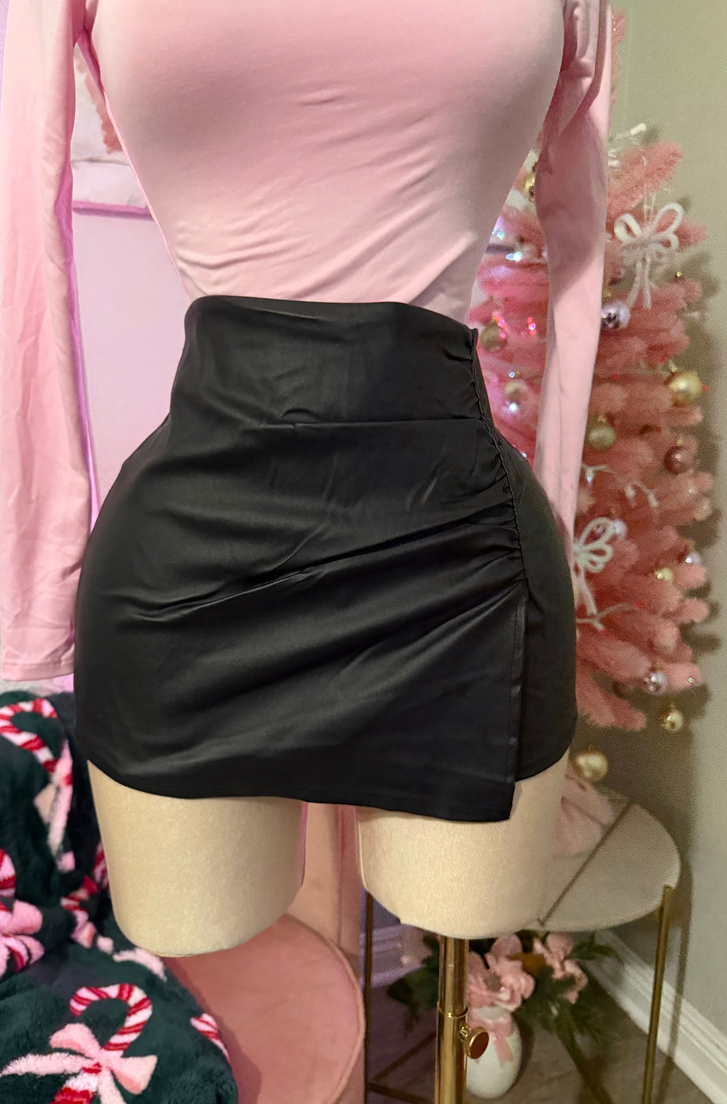 Black skort (stretchy)