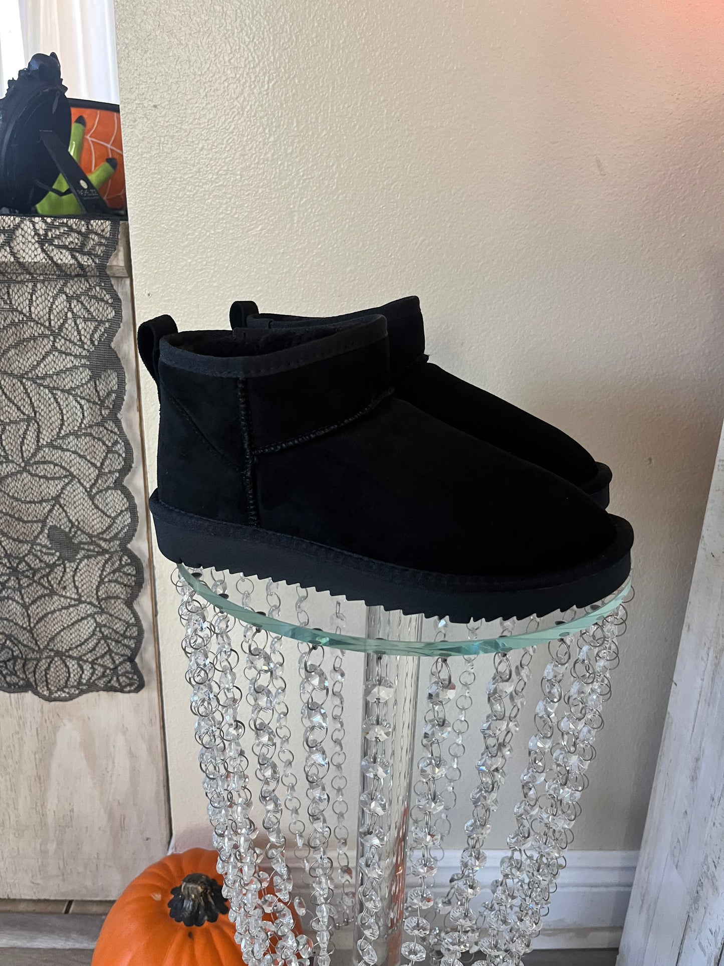Black boots (True to Size)